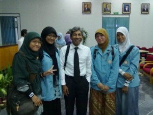 Dubes Mesir dg Mhs. Sastra Arab UNS